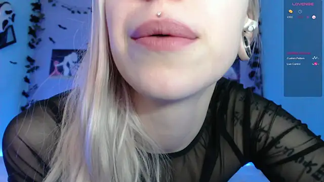 Scarlettsrorm online show from February 1, 2025, 8:29 am