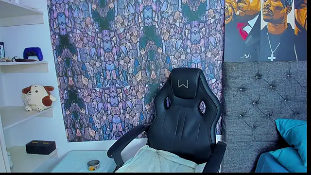 dominic smith  online show from December 30, 2024, 5:58 am