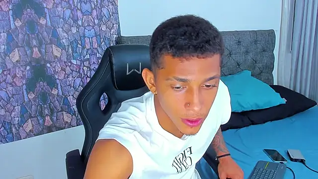 dominic smith  online show from January 13, 2025, 6:49 am