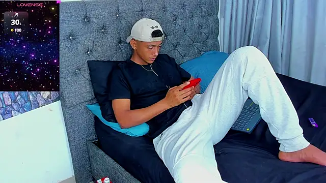 dominic smith  online show from January 22, 2025, 5:48 am