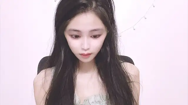 ---MIA--- online show from September 29, 2025, 2:44 pm