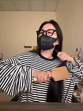 Jenni nana online show from October 6, 2025, 5:49 am