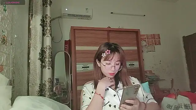 Lili 666 online show from April 21, 2026, 4:45 pm