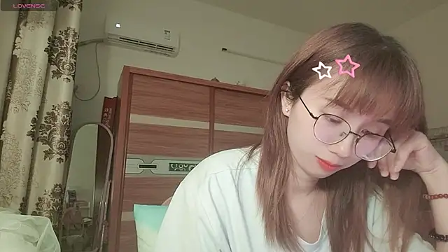 Lili 666 online show from April 22, 2026, 3:57 pm