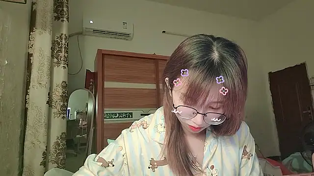 Snapshot of Lili_666 chatting on May 24, 2026, 3:50 pm Lili 666 online show from May 24, 2026, 3:50 pm
