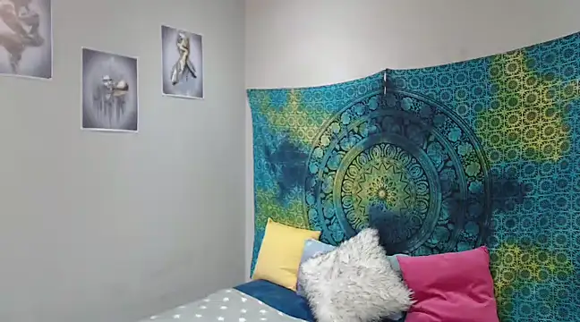 Snapshot of CREAMYCUPCAKExxx chatting on December 29, 2024, 6:56 am CREAMYCUPCAKExxx online show from December 29, 2024, 6:56 am