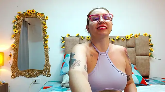 IsisDuzan online show from December 5, 2024, 8:55 pm