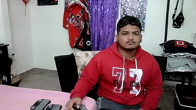 Snapshot of Boycuriousxxx chatting on April 26, 2026, 11:08 am Boycuriousxxx online show from April 26, 2026, 11:08 am