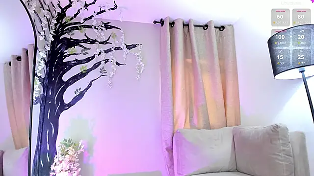 Snapshot of Miranda_doll_ chatting on February 4, 2026, 12:33 pm Miranda doll online show from February 4, 2026, 12:33 pm