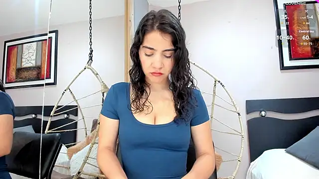 Snapshot of Miranda_doll_ chatting on February 7, 2026, 12:20 pm Miranda doll online show from February 7, 2026, 12:20 pm