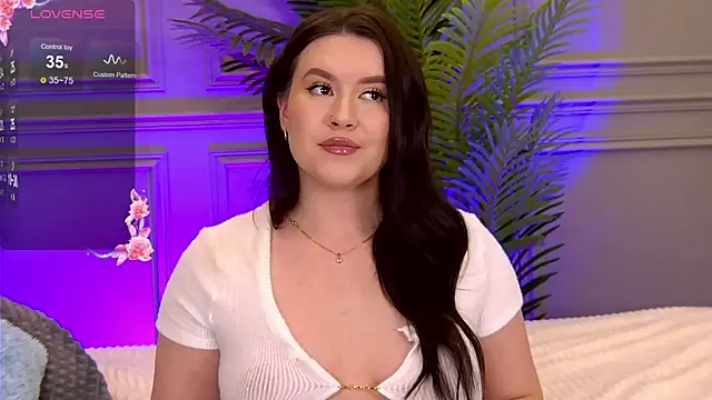 TrishaWinslet online show from February 25, 2025, 7:52 am