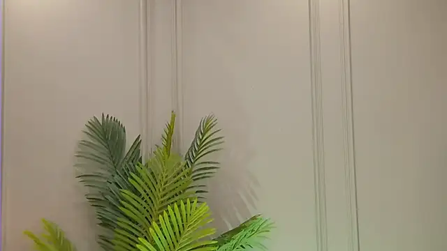 TrishaWinslet online show from September 16, 2025, 5:08 am