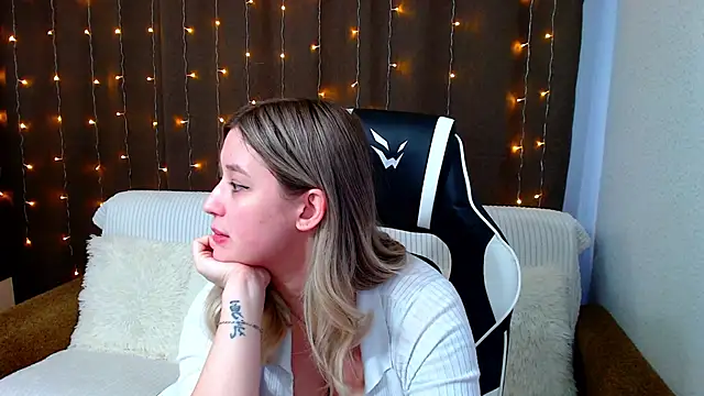 Snapshot of JessRosen chatting on January 16, 2025, 10:32 am JessRosen online show from January 16, 2025, 10:32 am