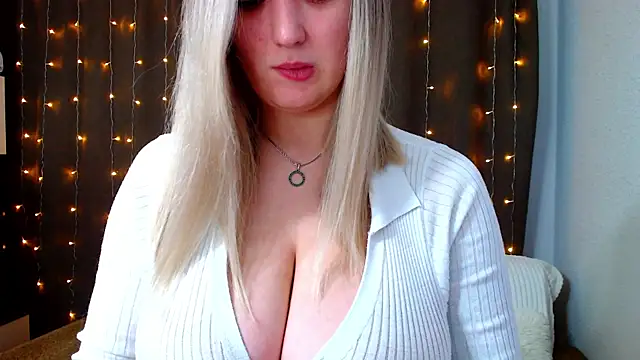 Snapshot of JessRosen chatting on January 19, 2025, 4:22 am JessRosen online show from January 19, 2025, 4:22 am