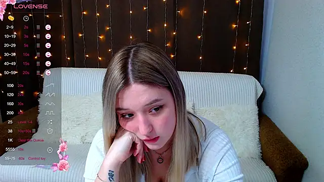 Snapshot of JessRosen chatting on January 24, 2025, 7:19 am JessRosen online show from January 24, 2025, 7:19 am