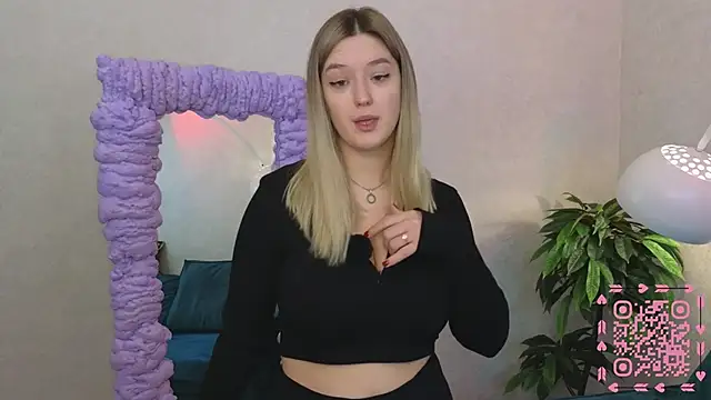 Snapshot of JessRosen chatting on February 1, 2025, 4:35 am JessRosen online show from February 1, 2025, 4:35 am