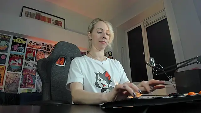 LylithSkye online show from January 9, 2025, 12:30 pm