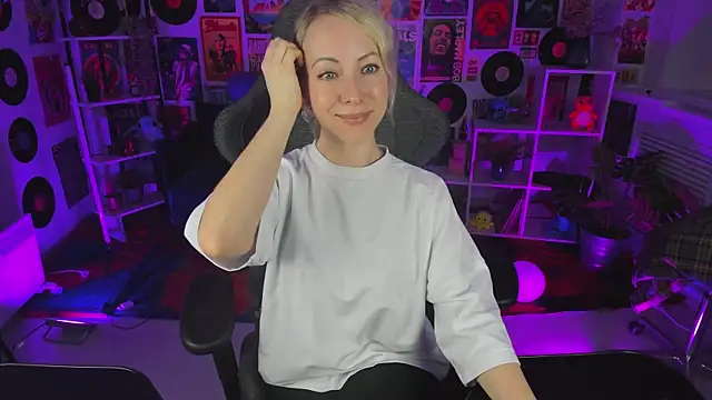 LylithSkye online show from January 29, 2025, 10:48 am