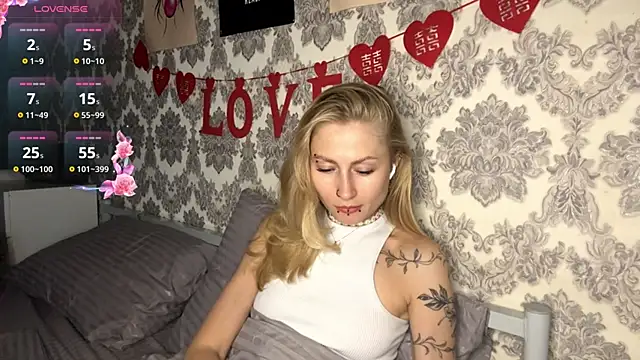 Snapshot of MarthaGees chatting on September 16, 2025, 4:35 am MarthaGees online show from September 16, 2025, 4:35 am