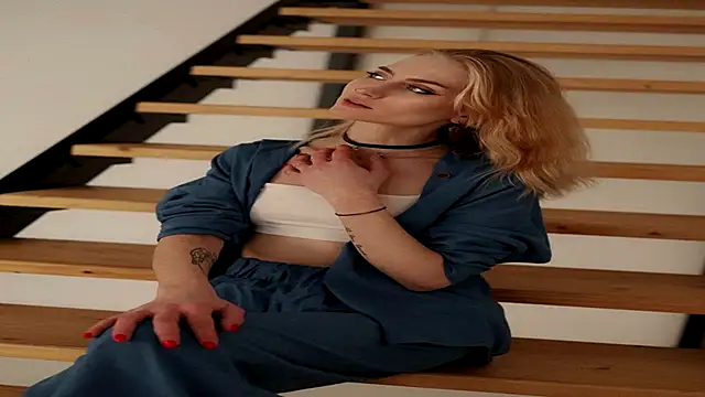 Snapshot of MarthaGees chatting on November 6, 2025, 5:03 pm MarthaGees online show from November 6, 2025, 5:03 pm