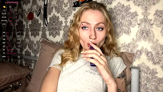 Snapshot of MarthaGees chatting on November 10, 2025, 4:39 pm MarthaGees online show from November 10, 2025, 4:39 pm