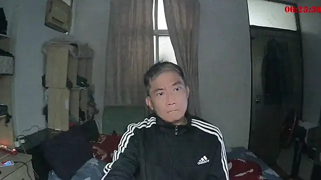 Snapshot of YuHsuant chatting on February 12, 2025, 11:20 pm YuHsuant online show from February 12, 2025, 11:20 pm