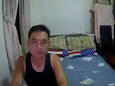 Snapshot of YuHsuant chatting on October 7, 2025, 12:35 pm YuHsuant online show from October 7, 2025, 12:35 pm