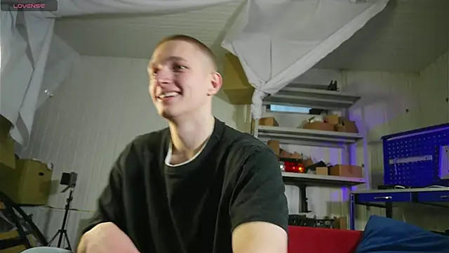 dustyn fox online show from February 17, 2025, 2:04 pm