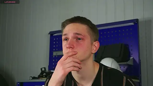 Snapshot of dustyn_fox chatting on February 9, 2026, 4:44 pm dustyn fox online show from February 9, 2026, 4:44 pm