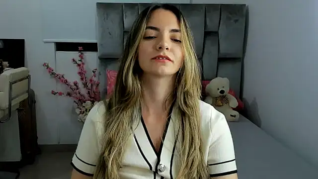 Snapshot of baby-miah chatting on January 5, 2025, 4:36 am baby-miah online show from January 5, 2025, 4:36 am