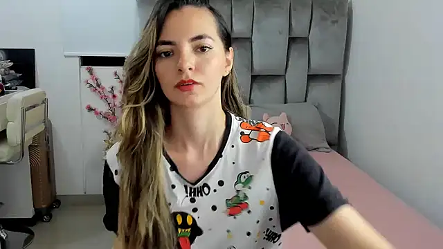 Snapshot of baby-miah chatting on February 9, 2025, 5:19 am baby-miah online show from February 9, 2025, 5:19 am