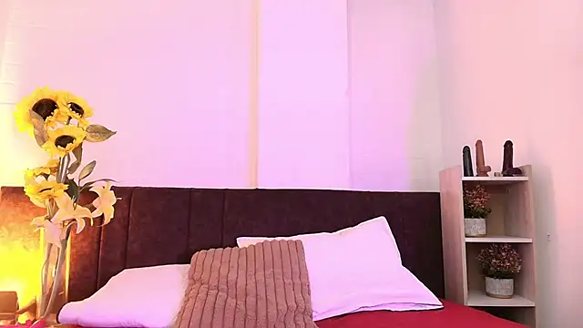 Anthonelaa   online show from July 19, 2026, 1:26 pm