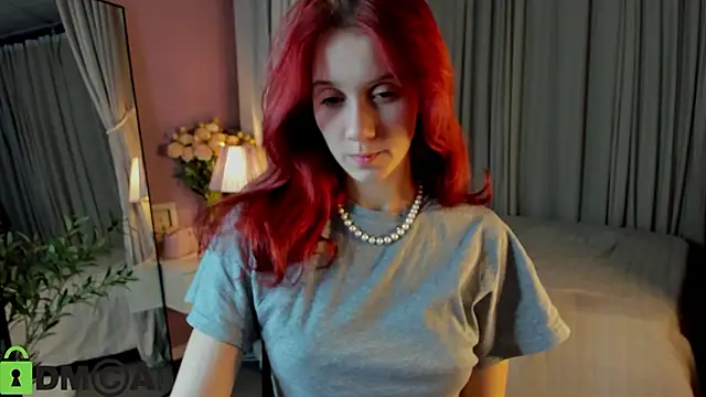 Snapshot of Dearly_Emily chatting on February 10, 2026, 5:17 pm Dearly Emily online show from February 10, 2026, 5:17 pm
