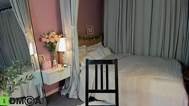 Snapshot of Dearly_Emily chatting on February 13, 2026, 5:20 pm Dearly Emily online show from February 13, 2026, 5:20 pm