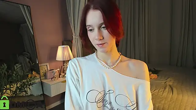 Snapshot of Dearly_Emily chatting on March 8, 2026, 5:17 pm Dearly Emily online show from March 8, 2026, 5:17 pm