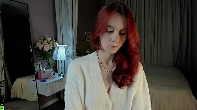 Snapshot of Dearly_Emily chatting on April 14, 2026, 5:19 pm Dearly Emily online show from April 14, 2026, 5:19 pm