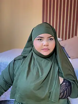  Shara Handal  online show from December 17, 2024, 6:09 pm