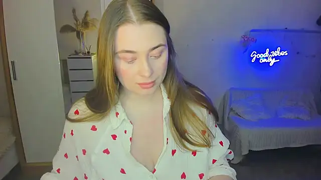 Snapshot of Demure_Smile chatting on February 11, 2025, 4:56 pm Demure Smile online show from February 11, 2025, 4:56 pm