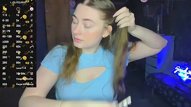 Snapshot of Demure_Smile chatting on March 2, 2025, 5:54 am Demure Smile online show from March 2, 2025, 5:54 am