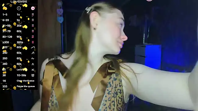 Snapshot of Demure_Smile chatting on March 22, 2025, 4:56 am Demure Smile online show from March 22, 2025, 4:56 am