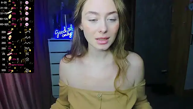 Snapshot of Demure_Smile chatting on September 15, 2025, 4:56 am Demure Smile online show from September 15, 2025, 4:56 am