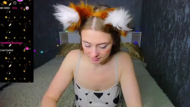 Snapshot of Demure_Smile chatting on November 9, 2025, 4:00 am Demure Smile online show from November 9, 2025, 4:00 am