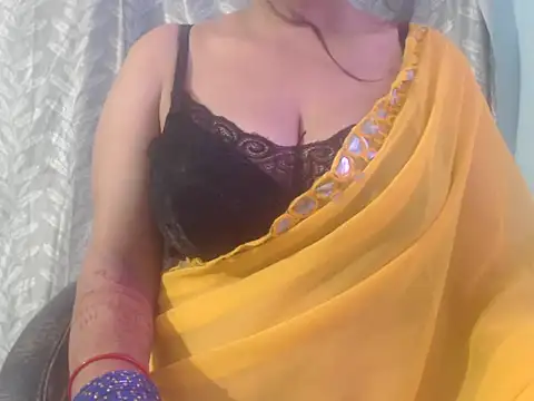 cute-priy online show from October 12, 2025, 6:34 am