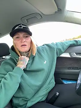 Snapshot of redNatified chatting on October 19, 2025, 3:12 pm redNatified online show from October 19, 2025, 3:12 pm