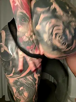 Snapshot of redNatified chatting on November 29, 2025, 9:18 pm redNatified online show from November 29, 2025, 9:18 pm