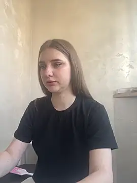 Snapshot of MollyDolle chatting on April 18, 2026, 11:03 am MollyDolle online show from April 18, 2026, 11:03 am