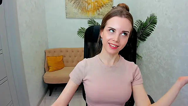 Snapshot of MileyWings chatting on March 12, 2025, 2:45 pm MileyWings online show from March 12, 2025, 2:45 pm