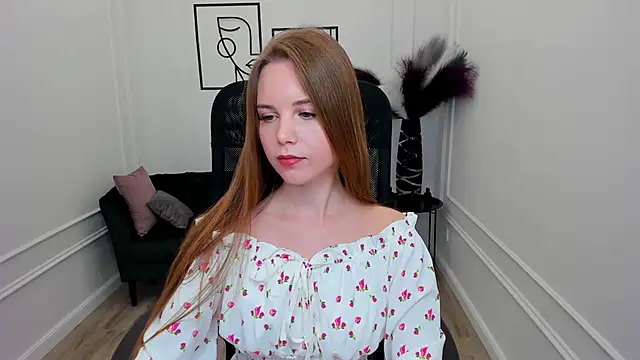 Snapshot of MileyWings chatting on September 30, 2025, 4:39 am MileyWings online show from September 30, 2025, 4:39 am