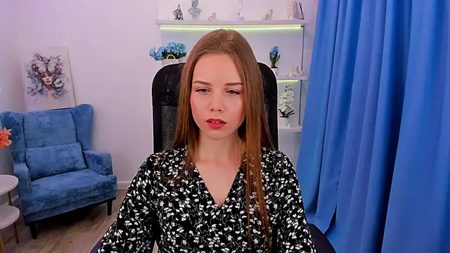 Snapshot of MileyWings chatting on November 16, 2025, 11:49 am MileyWings online show from November 16, 2025, 11:49 am