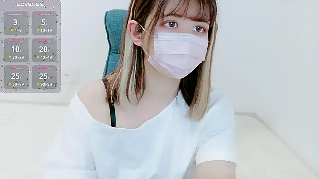 Snapshot of MoMoka_jp chatting on April 1, 2026, 12:17 pm MoMoka jp online show from April 1, 2026, 12:17 pm